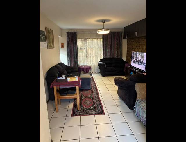 2 BEDROOM TOWNHOUSE FOR SALE IN RIDGEWAY